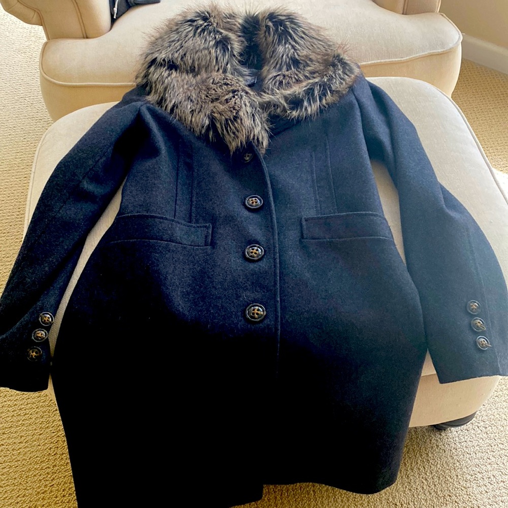 Long wool coat with removable fur collar